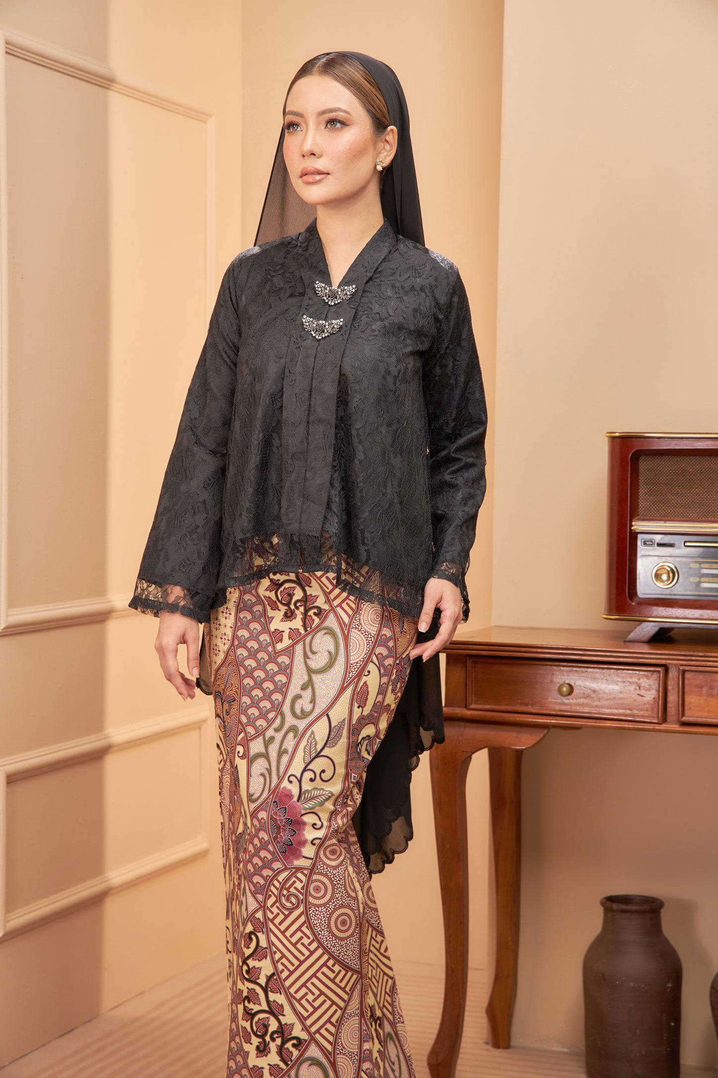 Lebaran Jiwa in Black